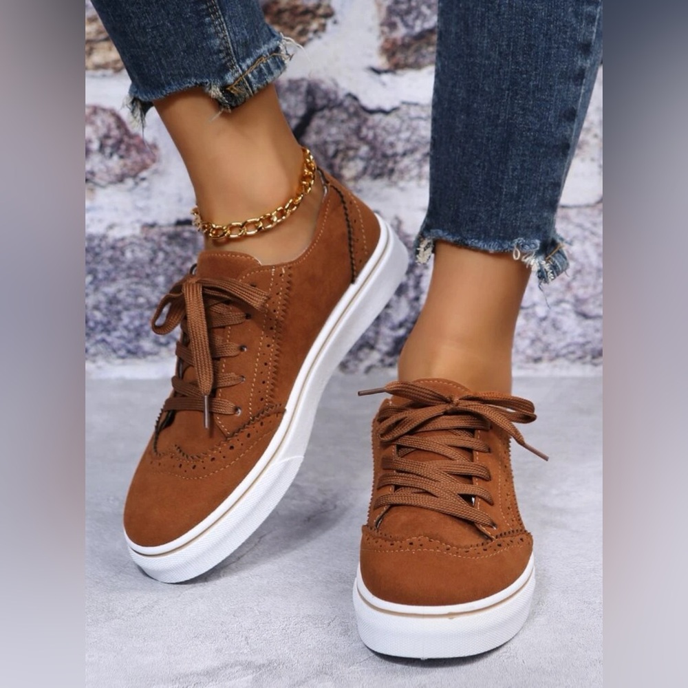 Lace-up Front Scallop Detail Canvas Shoes